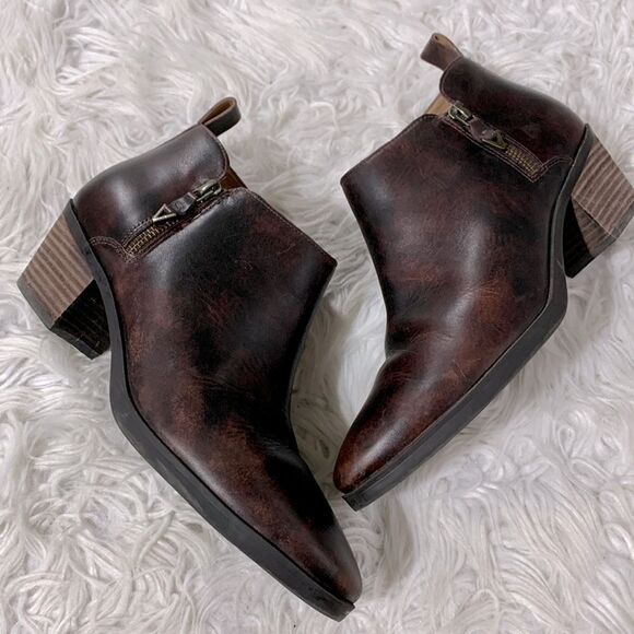 Vionic Shoes - VIONIC Cecily ankle bootie leather side zip stacked heels women’s sz 9